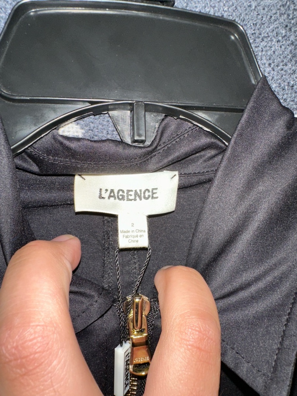 L'AGENCE Black Sleeveless Zip-Front Midi Dress - Picture 2 of 6